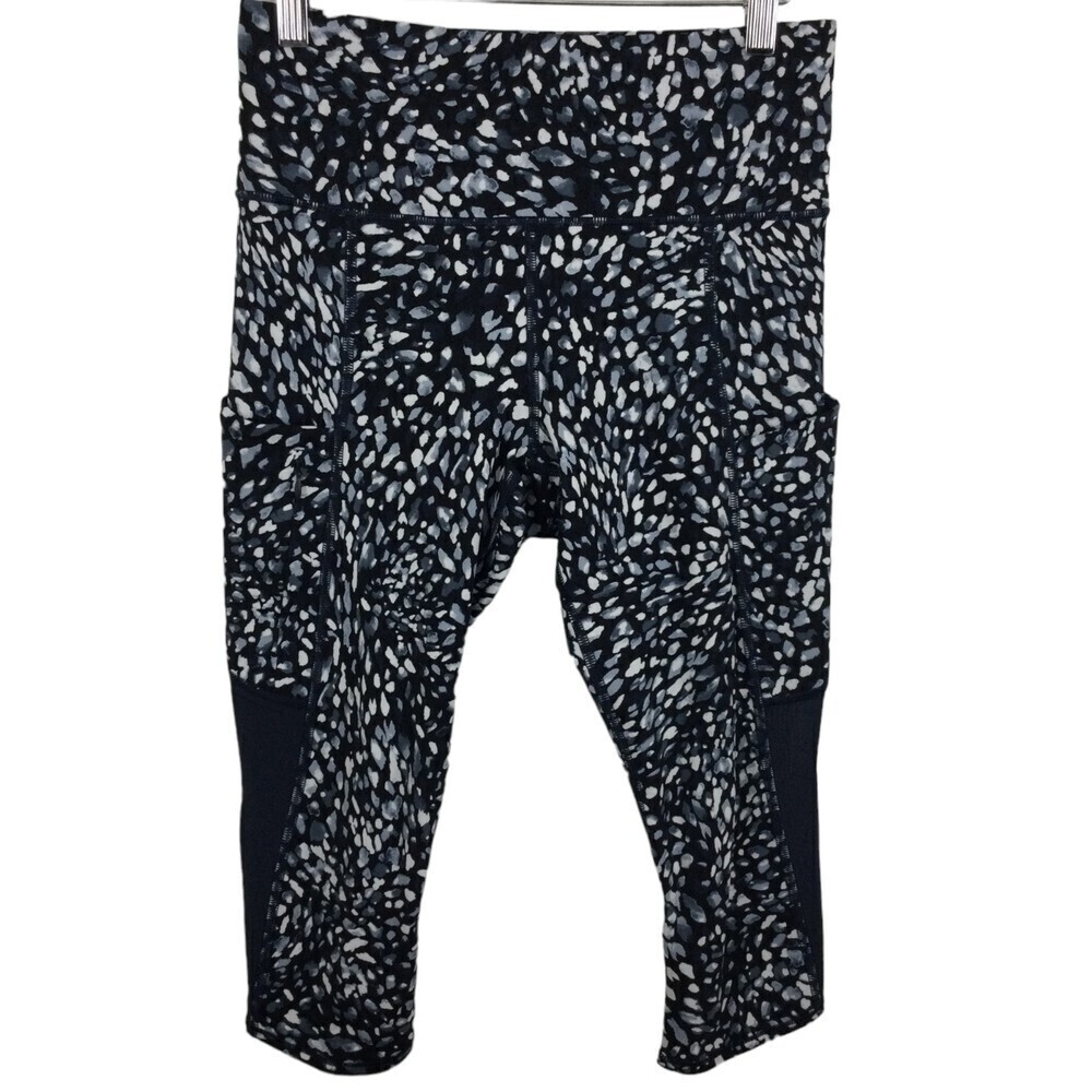 Athleta Spotty all in Crop Leggings Pockets Mesh Activewear Black Gray Size M